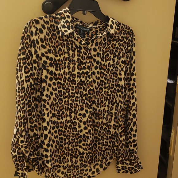 NEW 🐆 blouse - Picture 1 of 2